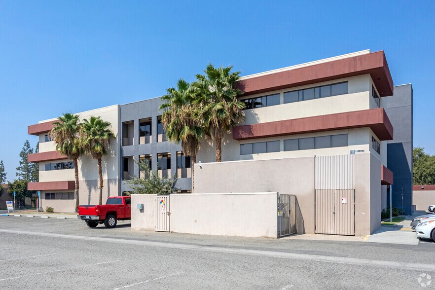 More Photos Of 3550 Q St, Bakersfield Medical For Lease