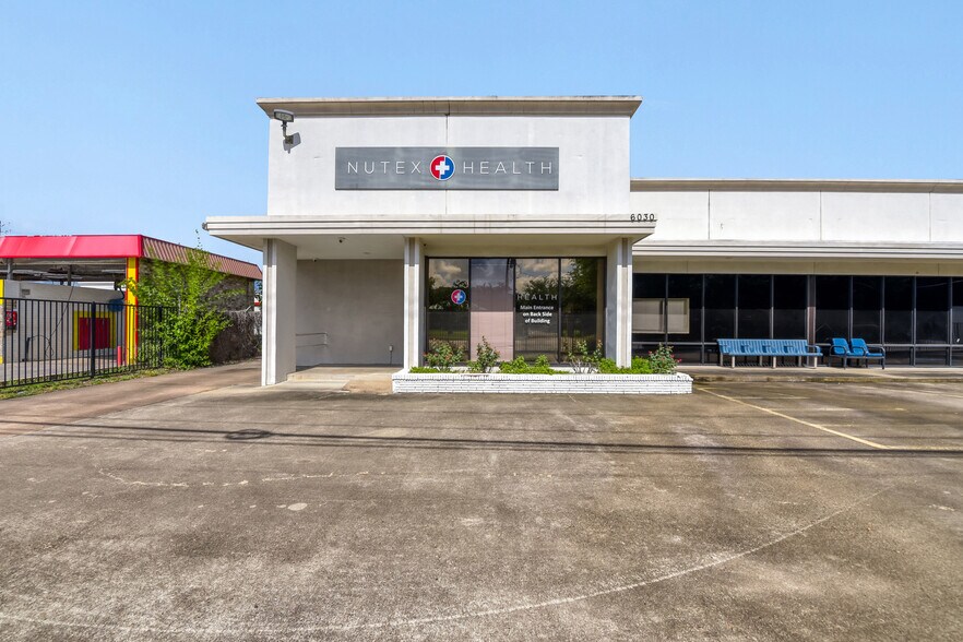 More Photos Of 6030 S Rice Ave, Houston Flex For Lease