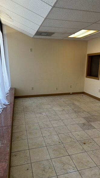 More Photos Of 1580 Connally Dr, Atlanta Office For Lease