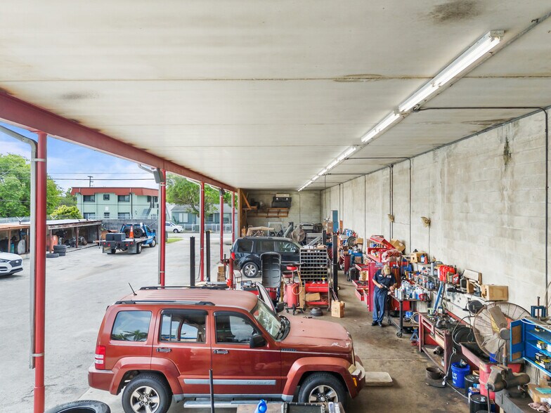 More Photos Of 105 NE 1st Rd, Homestead Industrial For Sale