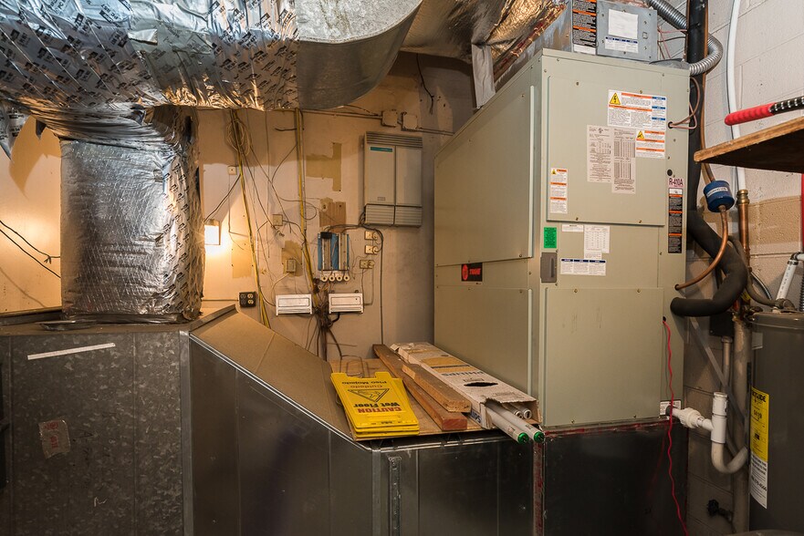 More Photos Of 212 S Main St, Graham General Retail For Sale