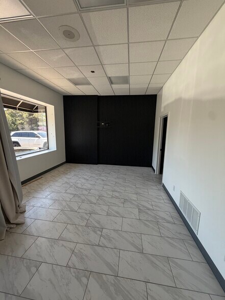 More Photos Of 11225 S Saginaw St, Grand Blanc Storefront Retail Office For Sale