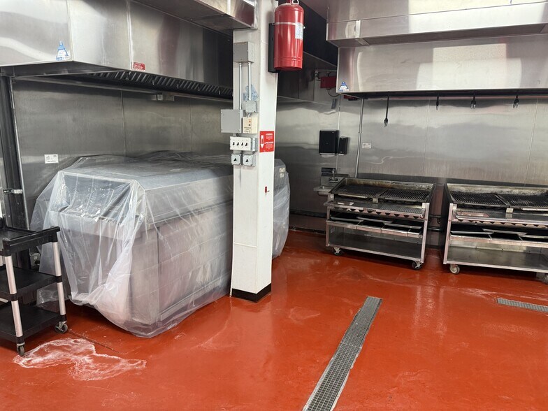 More Photos Of 839 Pennsylvania Ave, Brooklyn Storefront For Lease