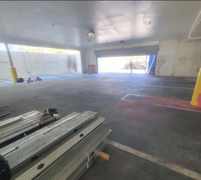 More Photos Of 3345 Pepper Ln, Las Vegas Light Distribution For Sale