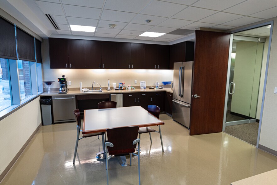 More Photos Of 1600 N Redbud Blvd, McKinney Office For Sale