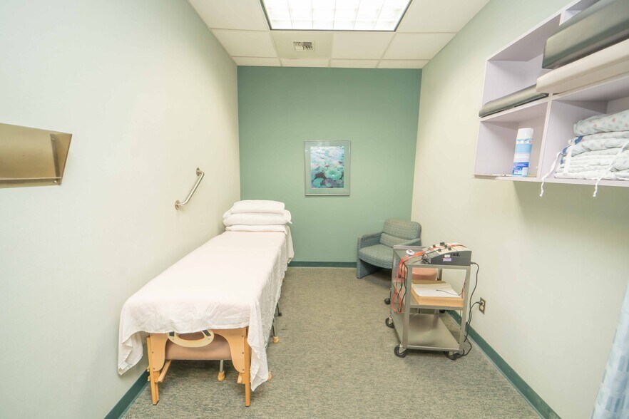 More Photos Of 100 S Santa Fe St, Visalia Medical For Sale