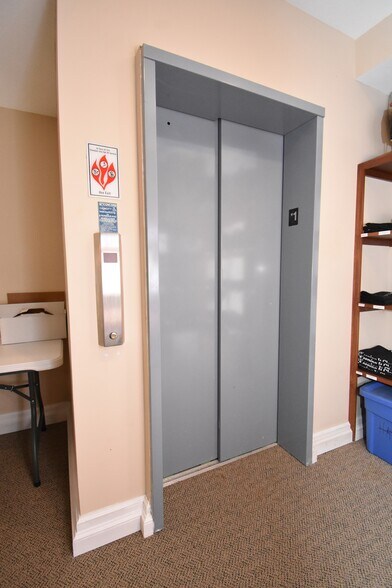 More Photos Of 972 Youngstown Kingsville Rd, Vienna Office For Sale