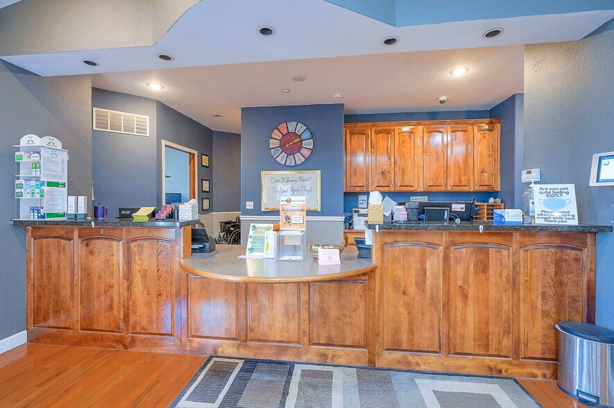 More Photos Of 425 W Pine St, Raymore Medical For Sale