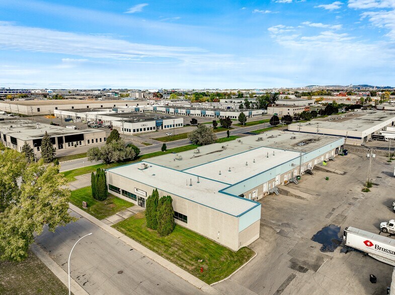 More Photos Of 80-150 Av Lindsay, Dorval Warehouse For Lease