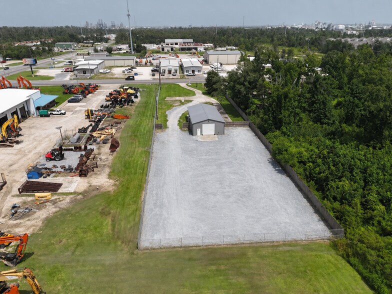 More Photos Of 225 Prater Rd, Sulphur Service For Lease