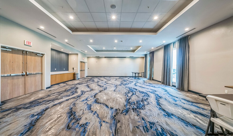 More Photos Of 409 N Clark Rd, Cedar Hill Hotel For Sale