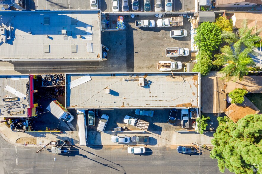 More Photos Of 21410 Hart St, Canoga Park Auto Repair For Lease
