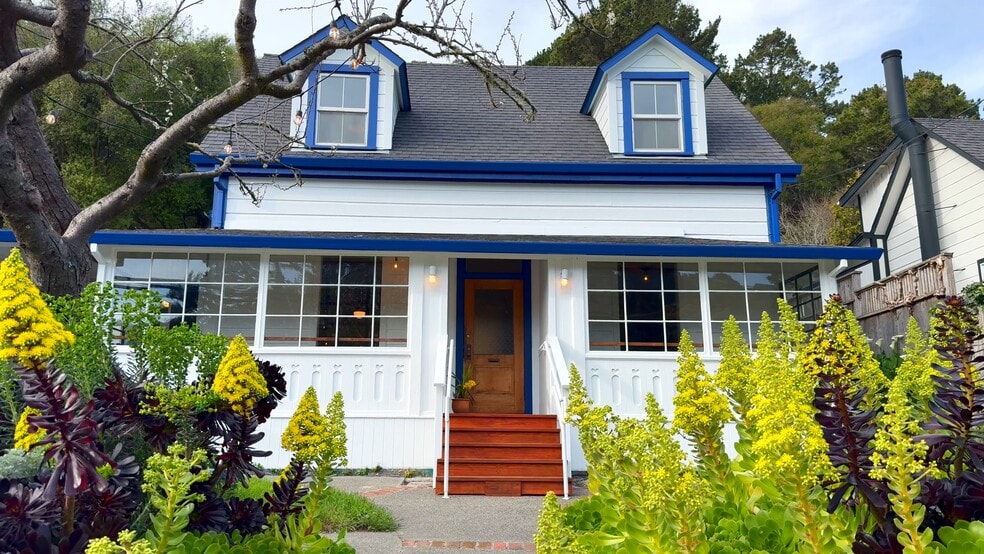 Primary Photo Of 11 Wharf Rd, Bolinas General Retail For Sale