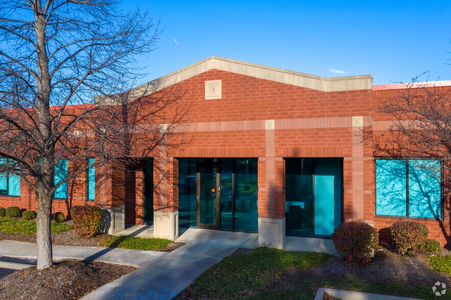 More Photos Of 13405 Eastpoint Centre Dr, Louisville Office For Lease