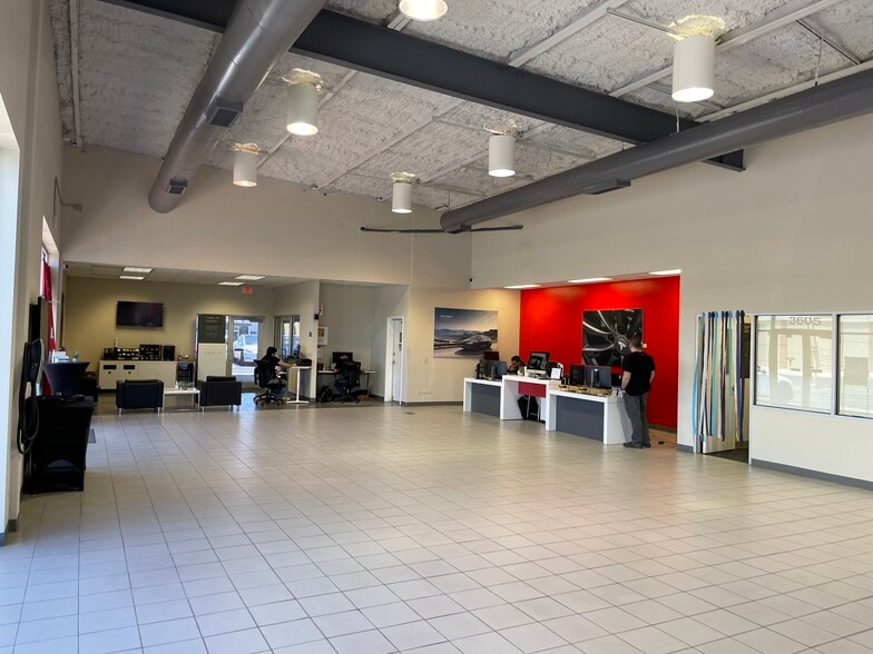 More Photos Of 3605 S Padre Island Dr, Corpus Christi Auto Dealership For Sale