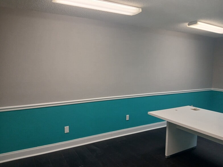 More Photos Of 5290 Seminole Blvd, Saint Petersburg Office For Sale