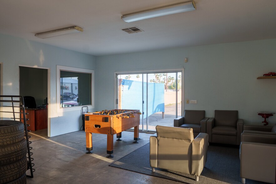 More Photos Of 83373-83407 State Highway 111, Indio Auto Dealership For Lease
