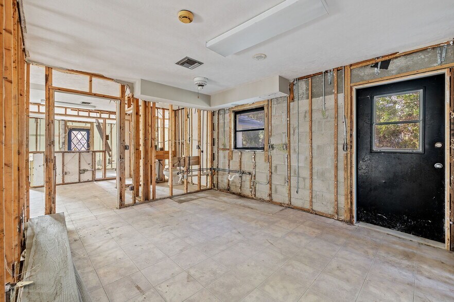 More Photos Of , Sanibel General Retail For Sale