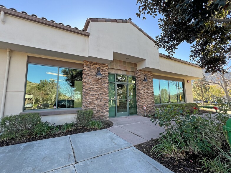 Primary Photo Of 803 Camarillo Springs Rd, Camarillo Office For Lease