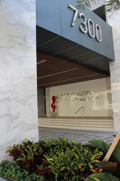 More Photos Of 7300 N Kendall Dr, Miami Office For Lease