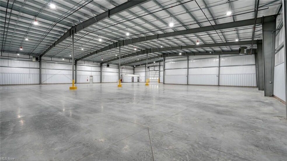 More Photos Of 703 Woodlawn Ave, Cambridge Warehouse For Lease