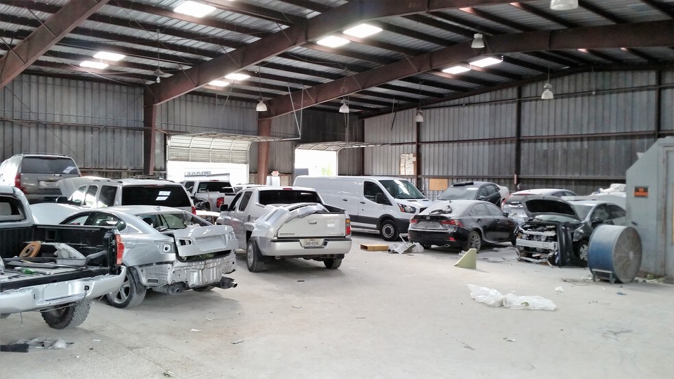 More Photos Of 110 W Little York Rd, Houston Warehouse For Sale