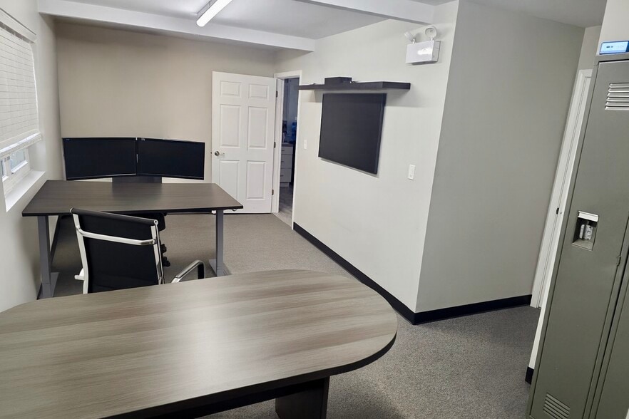 More Photos Of 14001 W Illinois Hwy, New Lenox Warehouse For Sale