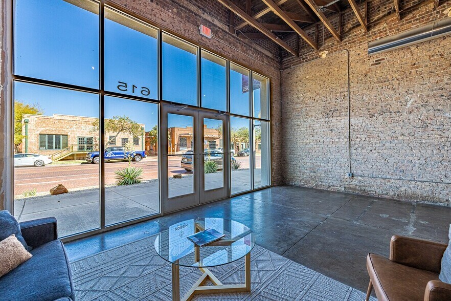 More Photos Of 611 Broadway, Lubbock Storefront For Sale