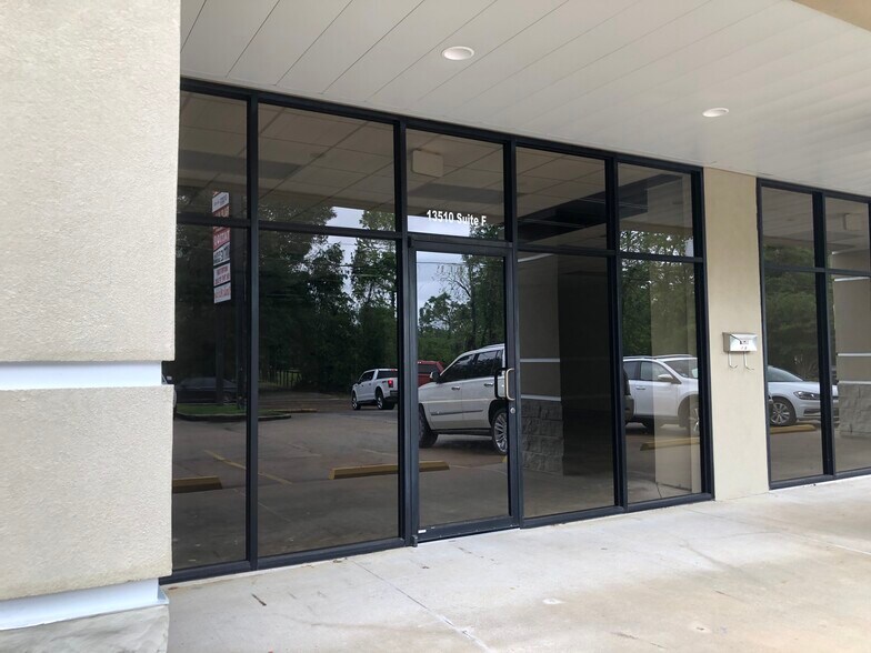 More Photos Of 13510-13520 Perkins Rd, Baton Rouge Storefront Retail Office For Lease