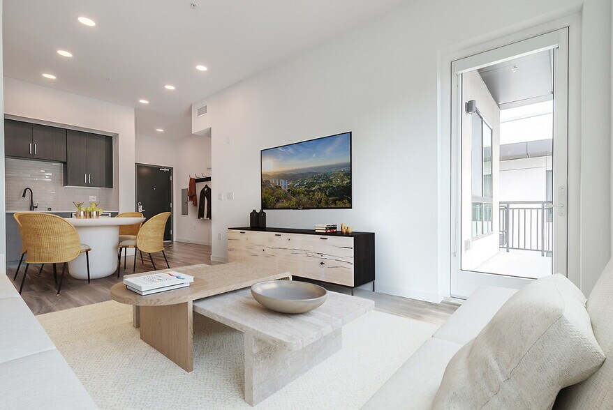 More Photos Of 6240 W Sunset Blvd, Los Angeles Apartments For Lease