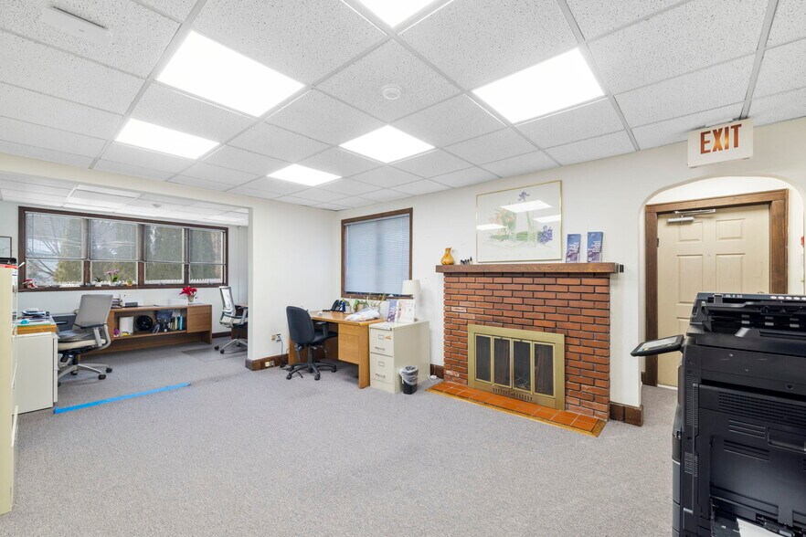 More Photos Of 7 Stokum Ln, New City Office For Sale