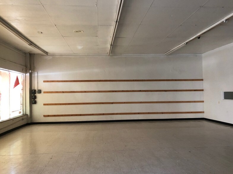 More Photos Of 270 N Sam Houston Blvd, San Benito Light Manufacturing For Lease