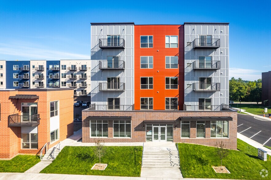 More Photos Of 125 Scott St N, Shakopee Apartments For Lease