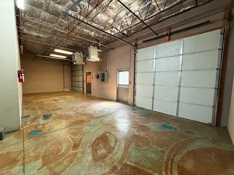 More Photos Of 90 Knox Ct, Denver Freestanding For Sale