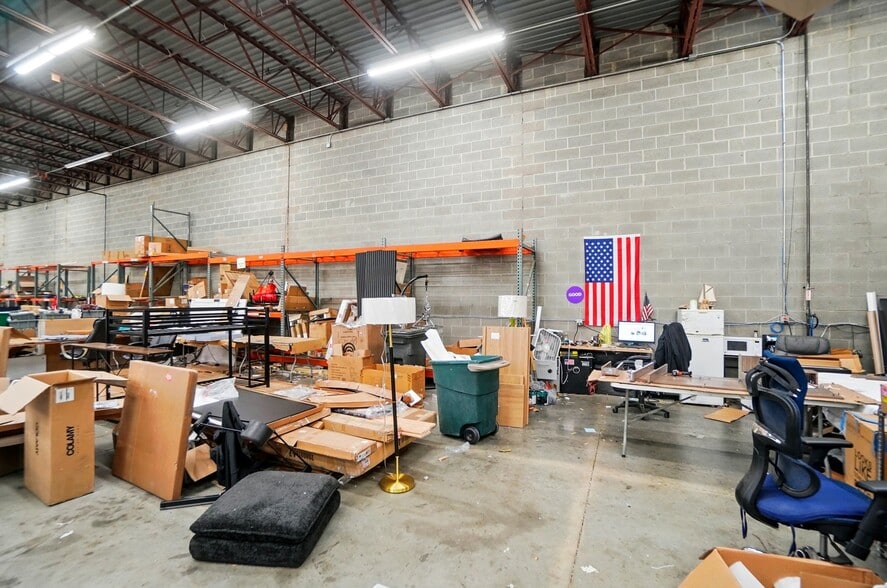 More Photos Of 50 Eswin St, Cincinnati Freestanding For Sale