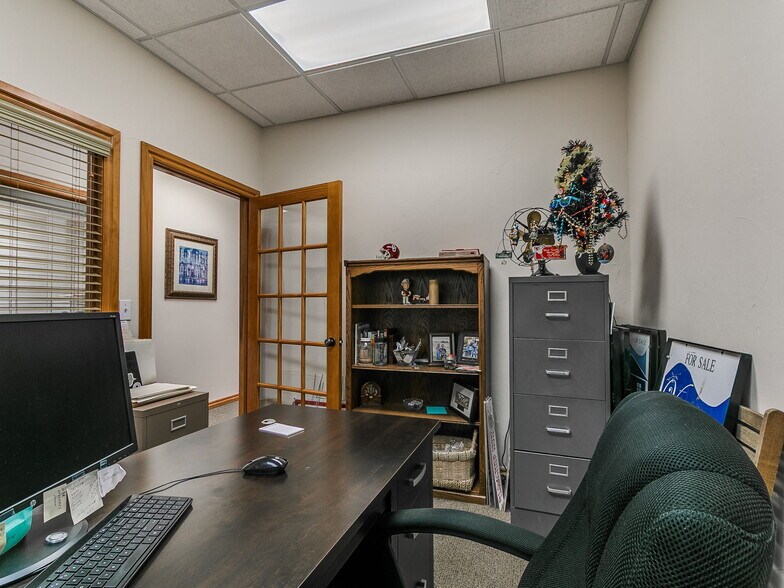 More Photos Of 2326-2350 N Interstate Dr, Norman Office For Sale