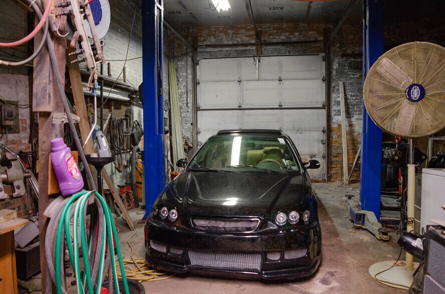 More Photos Of 9 E Oreilly St, Kingston Freestanding For Sale