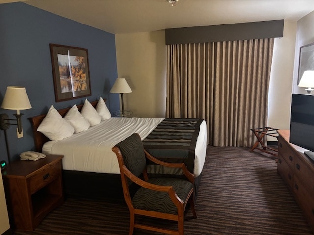 More Photos Of 8000 E Peakview Ave, Greenwood Village Hotel For Sale