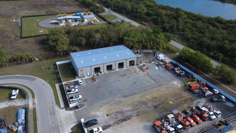 More Photos Of 11524 31st Ter E, Palmetto Industrial For Sale