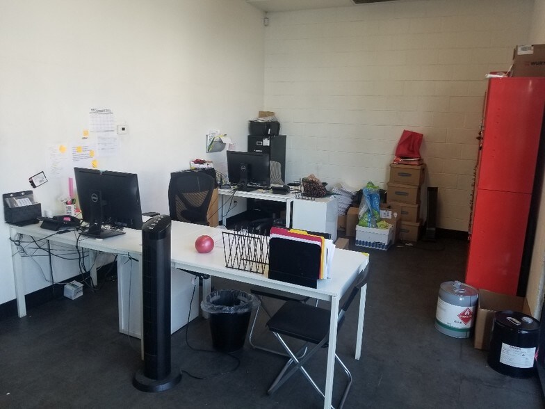 More Photos Of 19116-19130 E Walnut Dr N, Rowland Heights Auto Repair For Lease