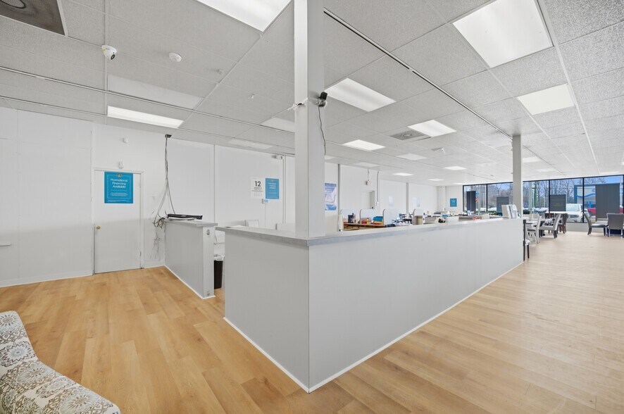 More Photos Of 6542 E Virginia Beach Blvd, Norfolk Freestanding For Lease