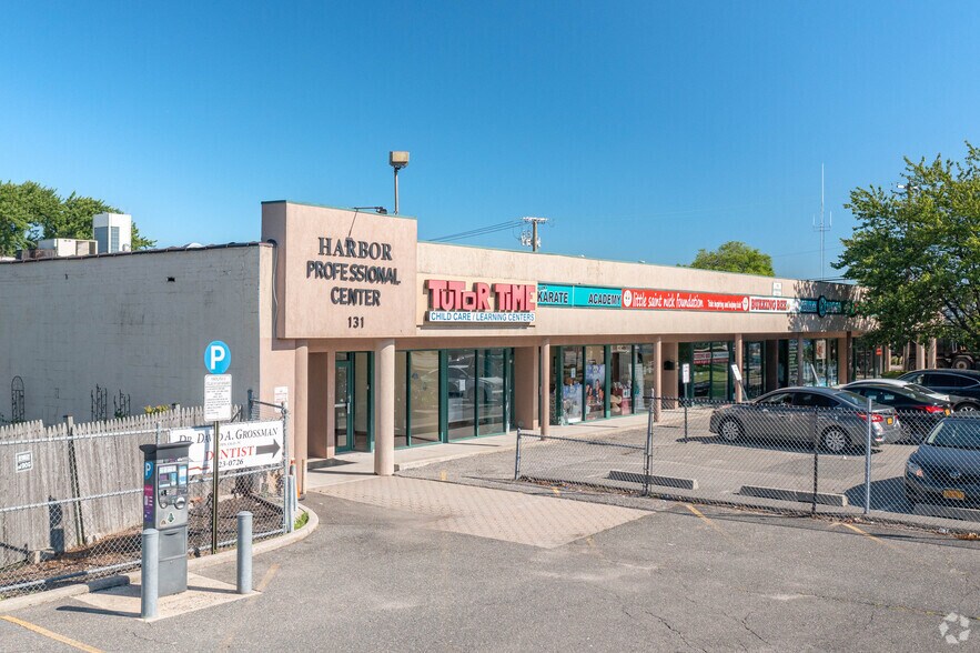 More Photos Of 131 Main St, East Rockaway Storefront Retail Office For Lease