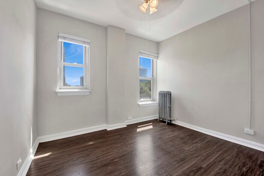 More Photos Of 1401 E Hyde Park Blvd, Chicago Apartments For Sale