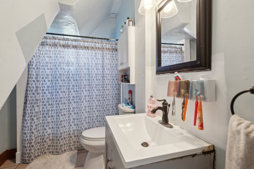 More Photos Of 426 Ivy St, Glendale Apartments For Sale