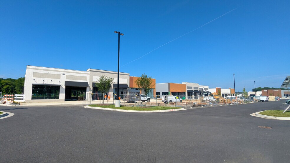 More Photos Of 100 Fairmount Ave, Bowie Freestanding For Lease