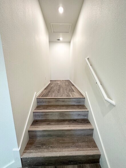 More Photos Of 4235 W Santa Fe St, Fayetteville Specialty For Sale