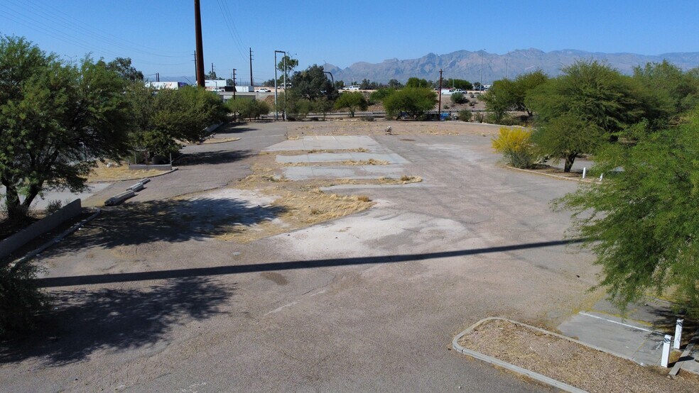 More Photos Of 1001 E Benson Hwy, Tucson Fast Food For Lease