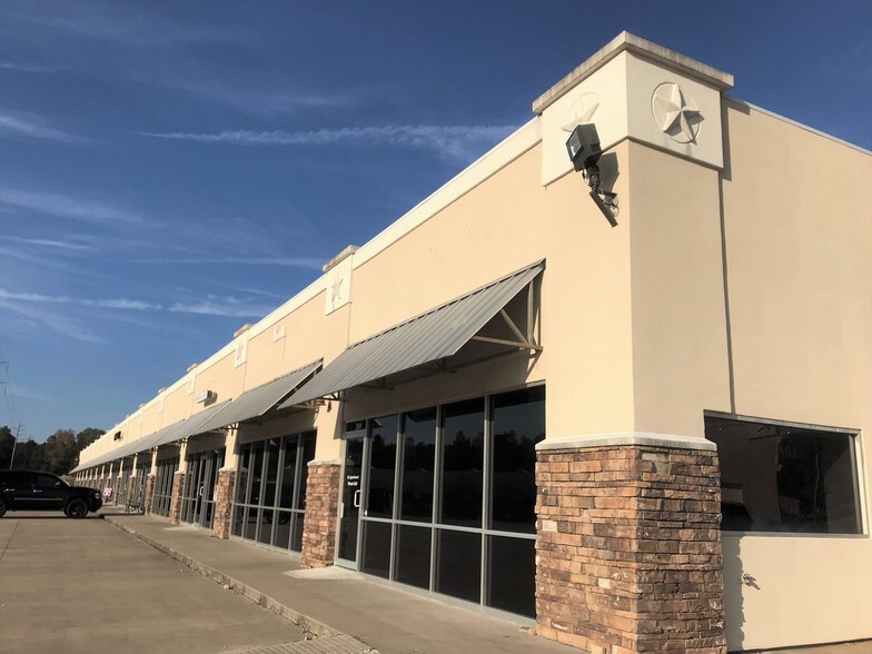 More Photos Of 200-233 Renaissance St, Hallsville Storefront For Lease