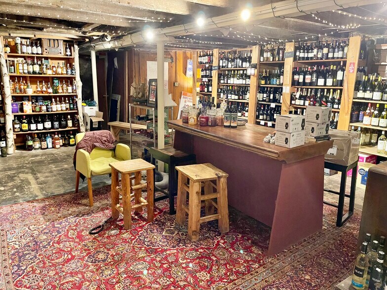 More Photos Of 5 Norwich Rd, East Haddam Freestanding For Sale