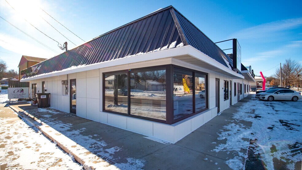 More Photos Of 1902 2nd St SW, Rochester General Retail For Lease